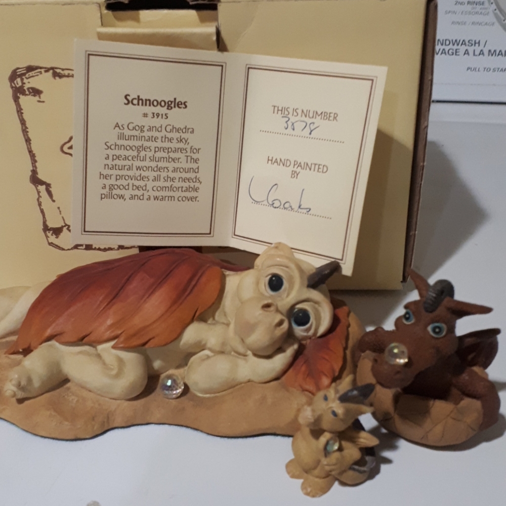 KRYSTONIA FIGURINES
